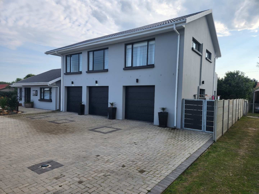 5 Bedroom Property for Sale in Fraaiuitsig Western Cape